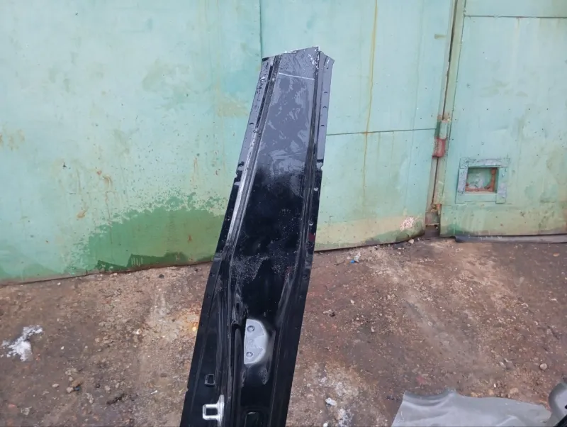 Порог с центральной стойкой