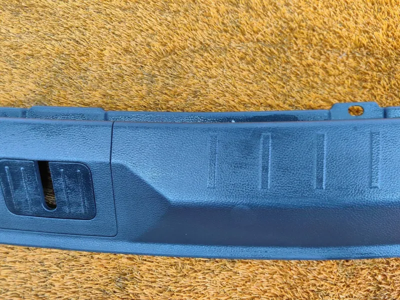 Накладка замка багажника