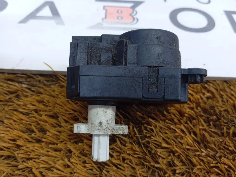 Моторчик заслонки печки