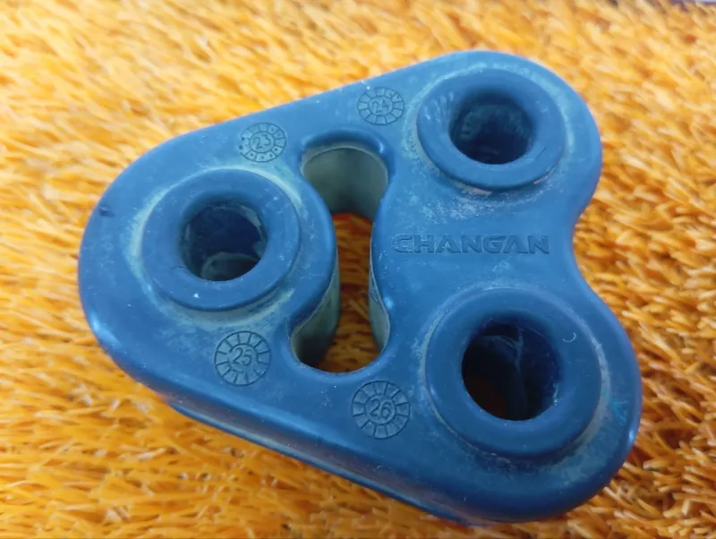 Крепление глушителя