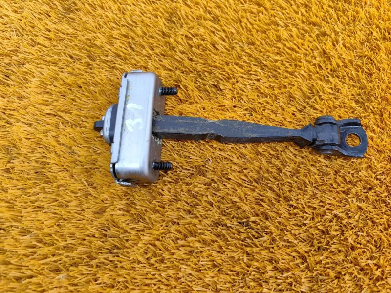 Ограничитель двери