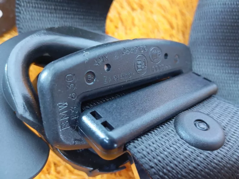 Ремень безопасности