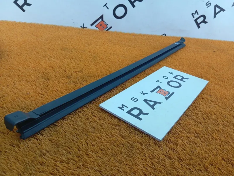 Уплотнитель стекла двери