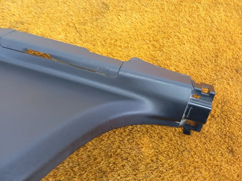 Обшивка центральной стойки