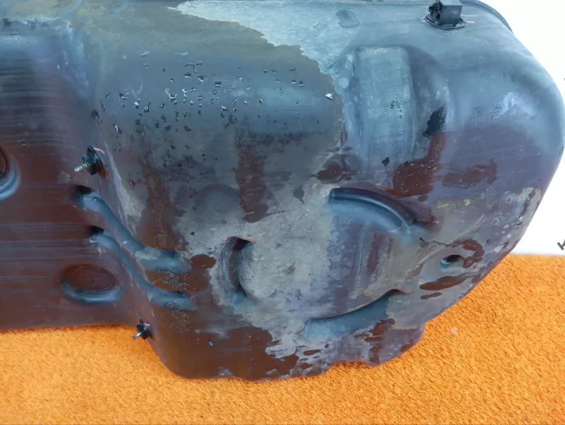 Бак топливный