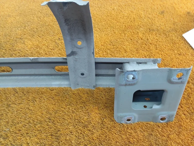 Усилитель бампера