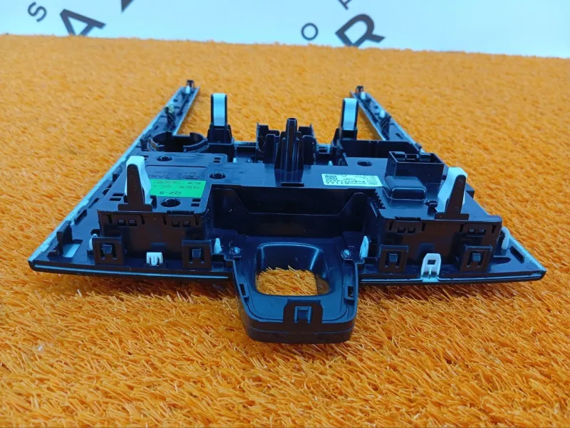 Накладка центральной консоли