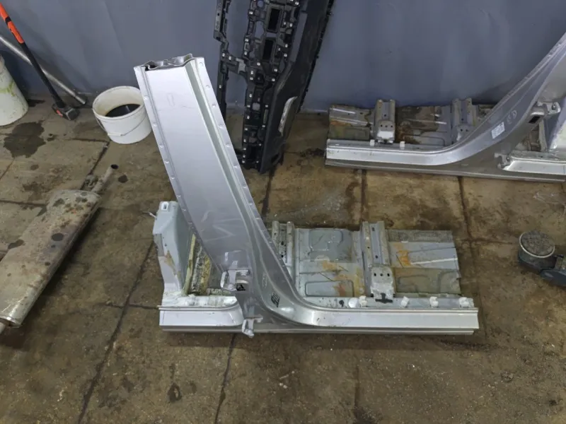 Порог с центральной стойкой