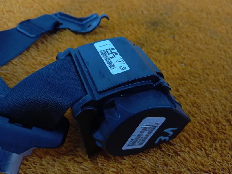 Ремень безопасности