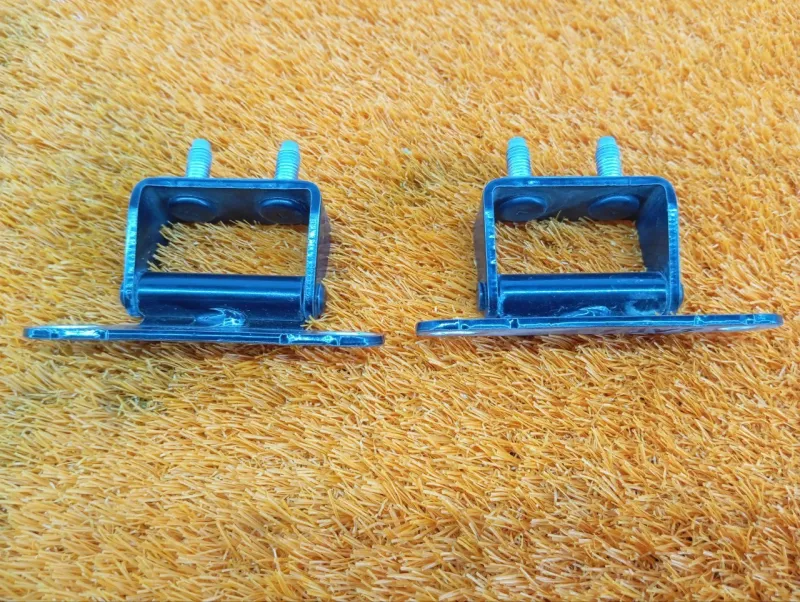 Петля двери багажника