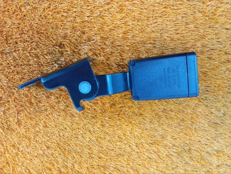 Ответная часть ремня безопасности