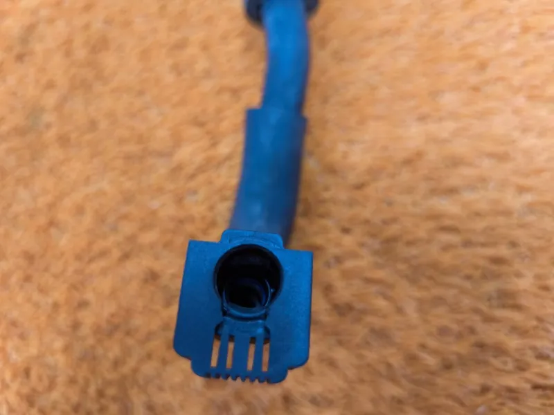 Трубка топливная