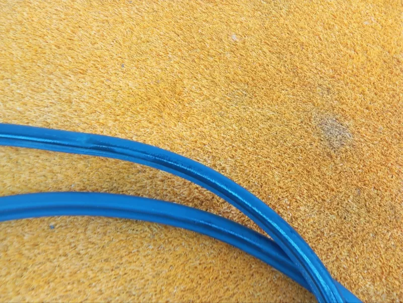 Уплотнитель проема двери