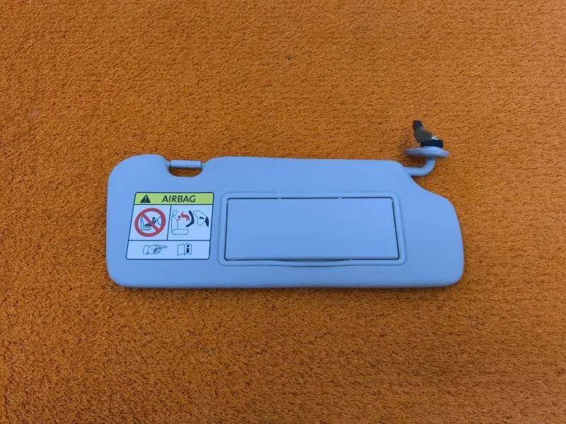 Козырек солнцезащитный