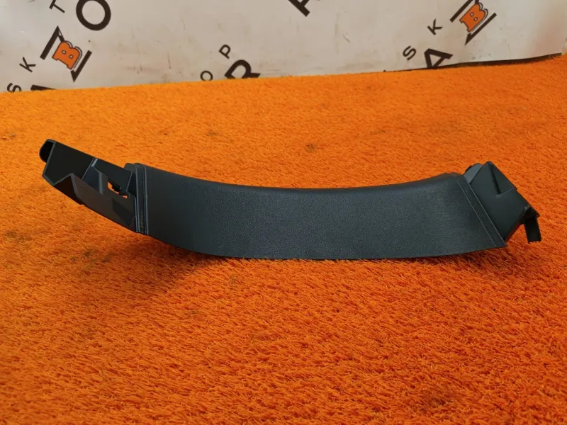 Обшивка двери багажника