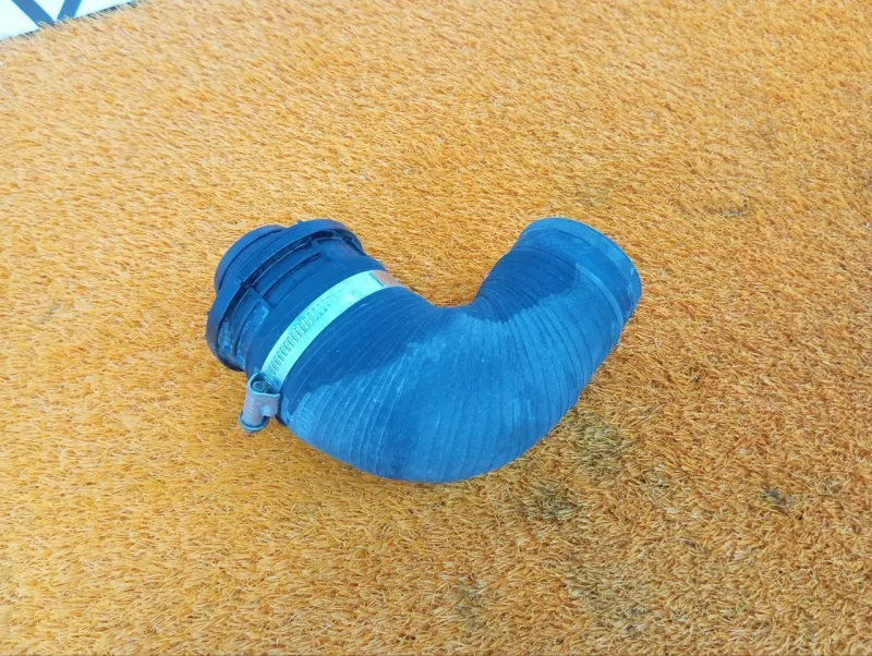 Патрубок интеркулера