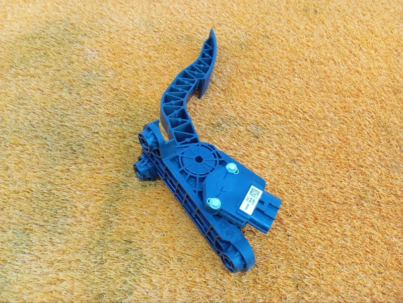 Педаль газа