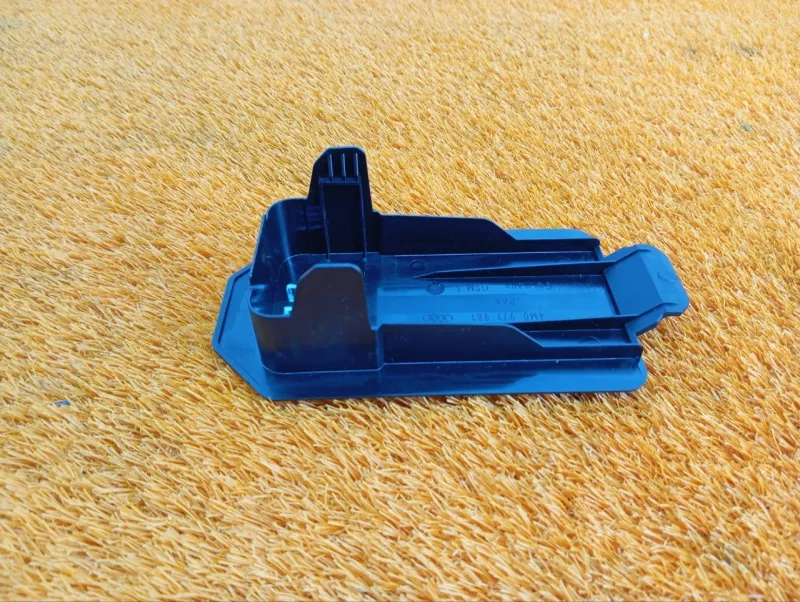 Крышка блока предохранителей