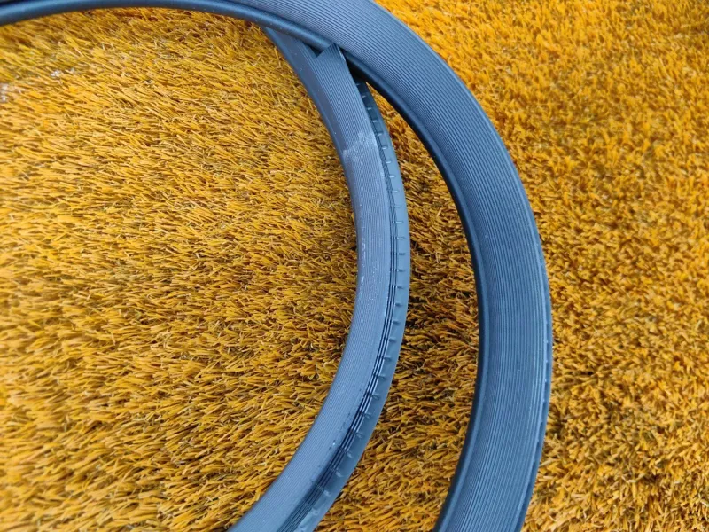 Уплотнитель проема двери