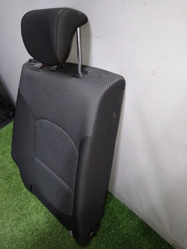 Спинка сиденья