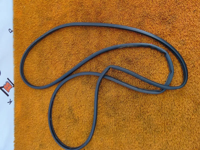 Уплотнитель двери