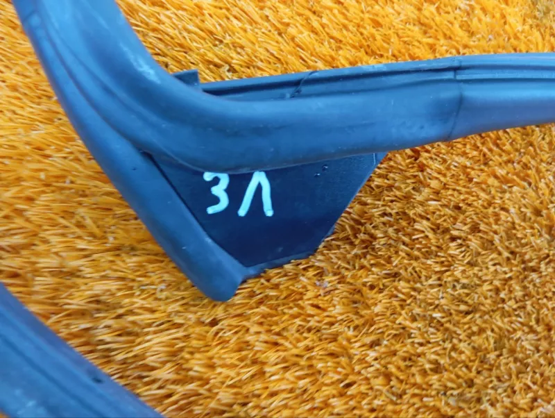 Уплотнитель двери