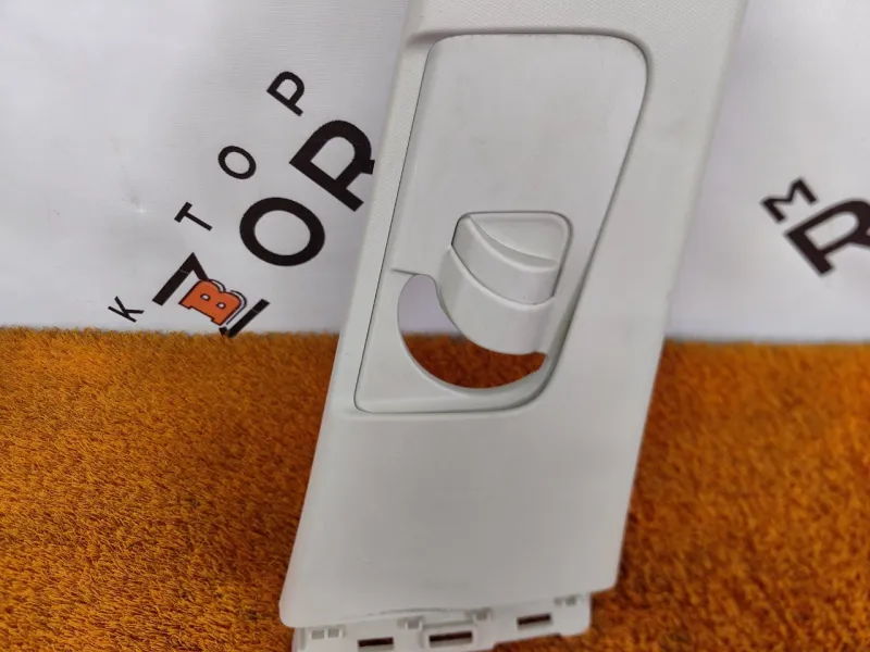 Обшивка центральной стойки