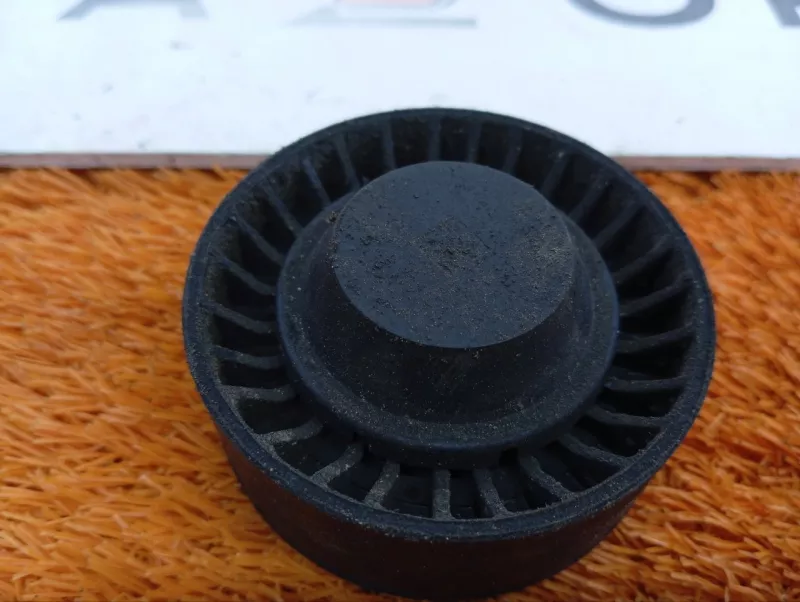 Ролик обводной навесного оборудования