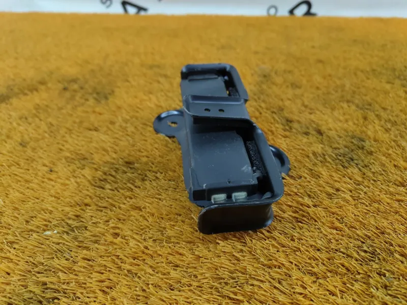 Демпфер крышки багажника