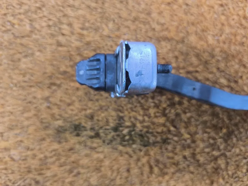 Ограничитель двери