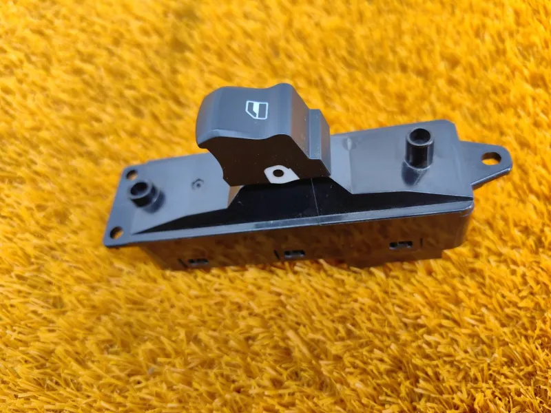 Кнопка стеклоподъемника