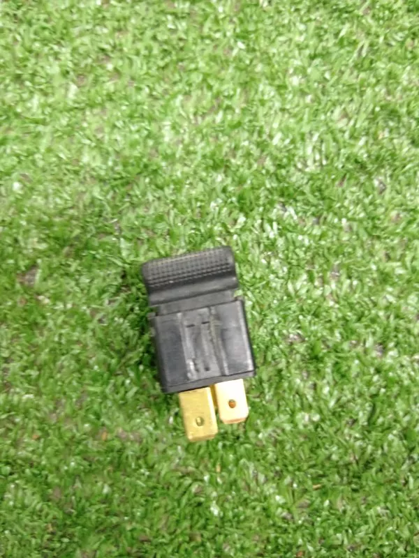 Кнопка стеклоподъемника