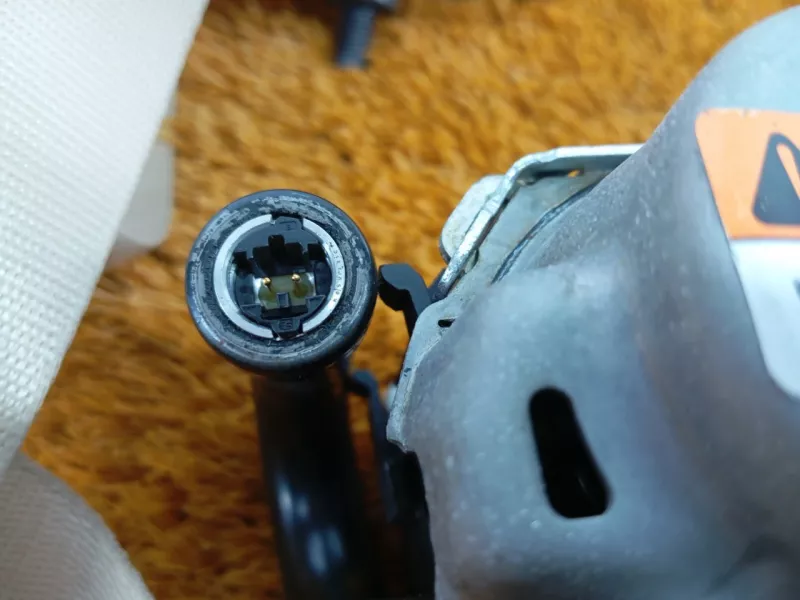 Ремень безопасности