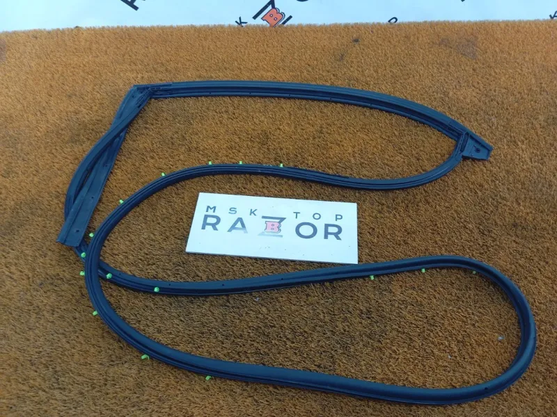 Уплотнитель двери