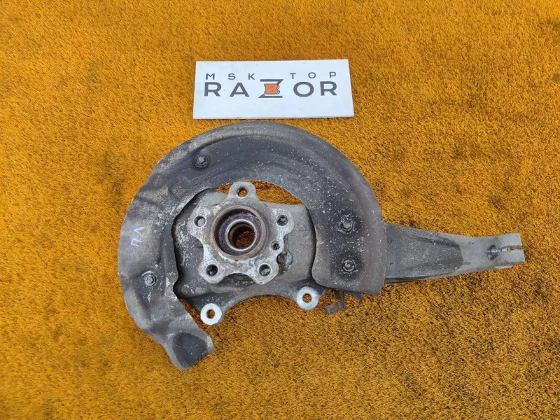 Кулак поворотный