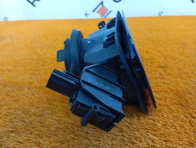 Лючок топливного бака Chery Tiggo 8 Pro 2023 503000028AA SQRF4J16C