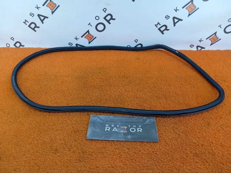 Уплотнитель проема двери