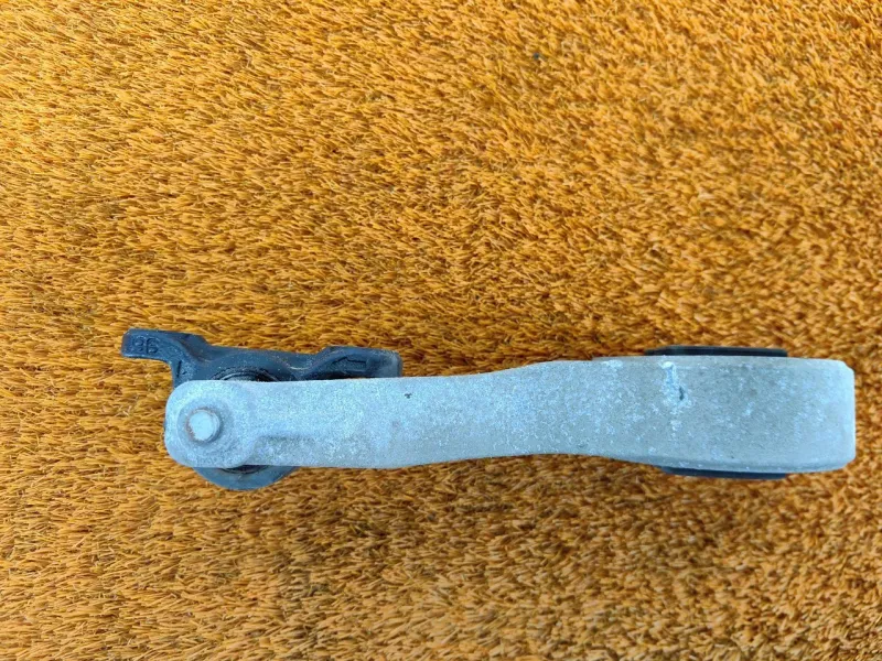 Опора двигателя