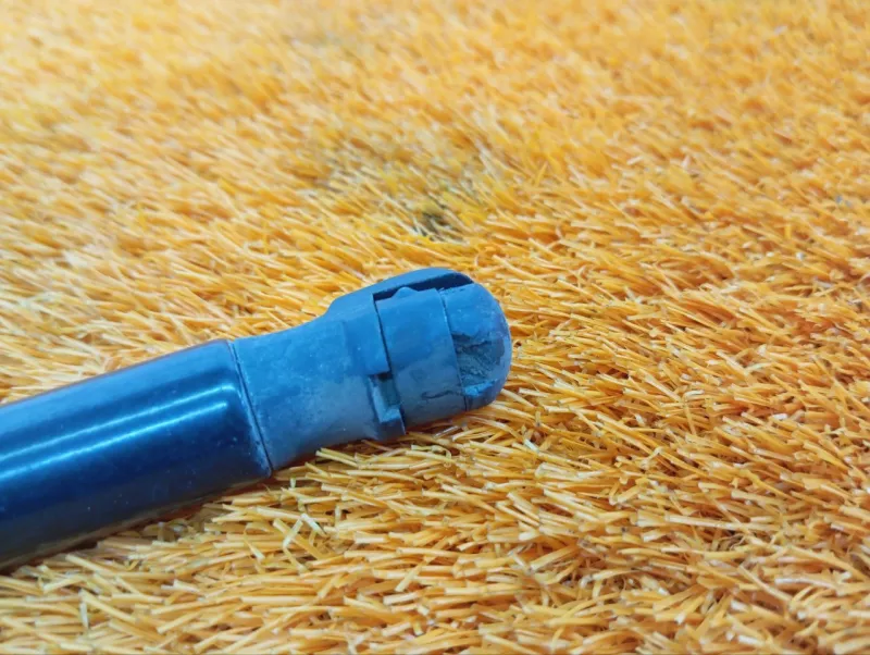 Амортизатор капота