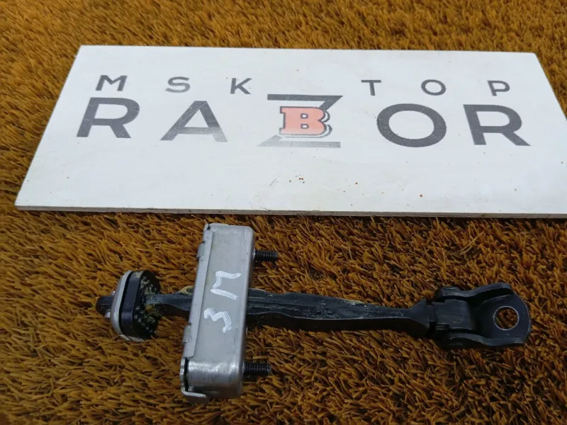 Ограничитель двери