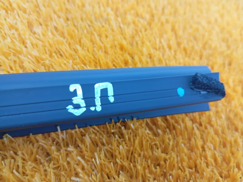 Уплотнитель стекла двери