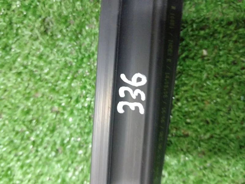 Уплотнитель стекла двери