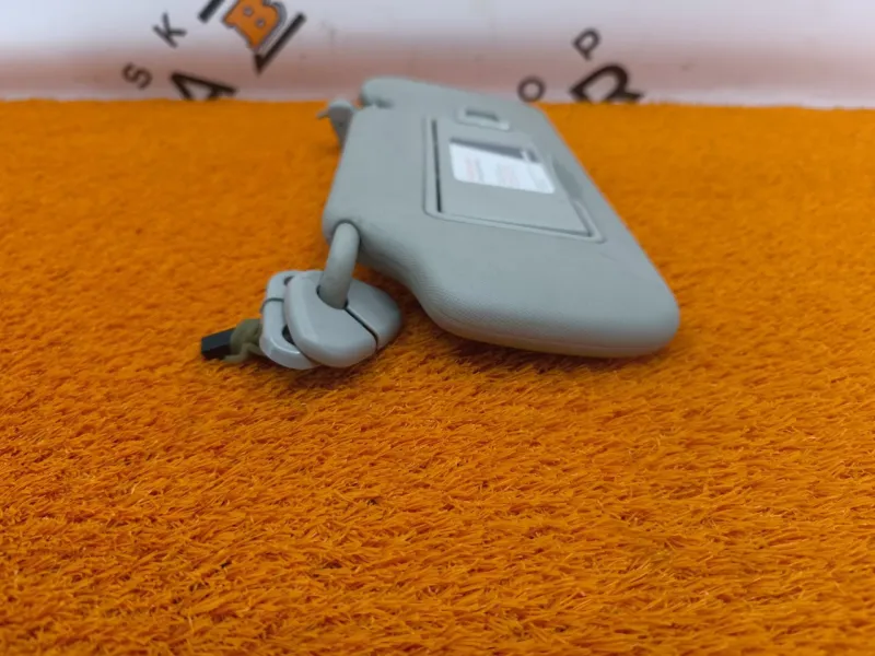 Козырек солнцезащитный