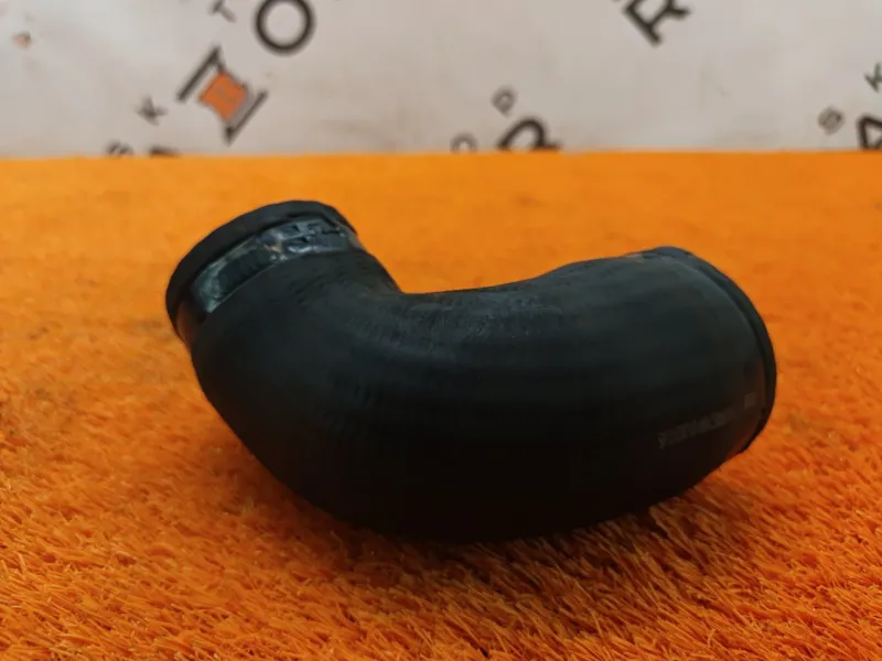 Патрубок интеркулера