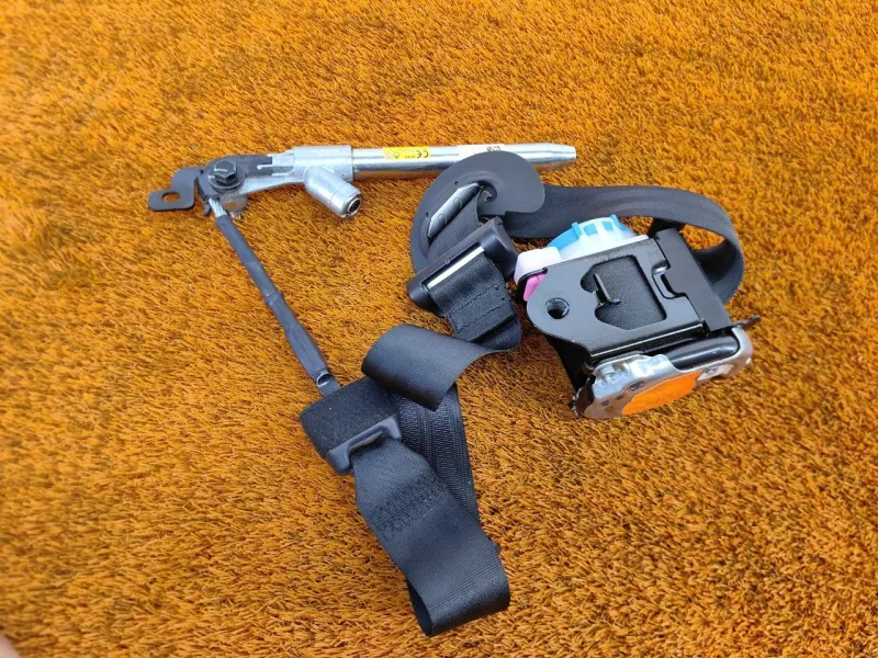 Ремень безопасности