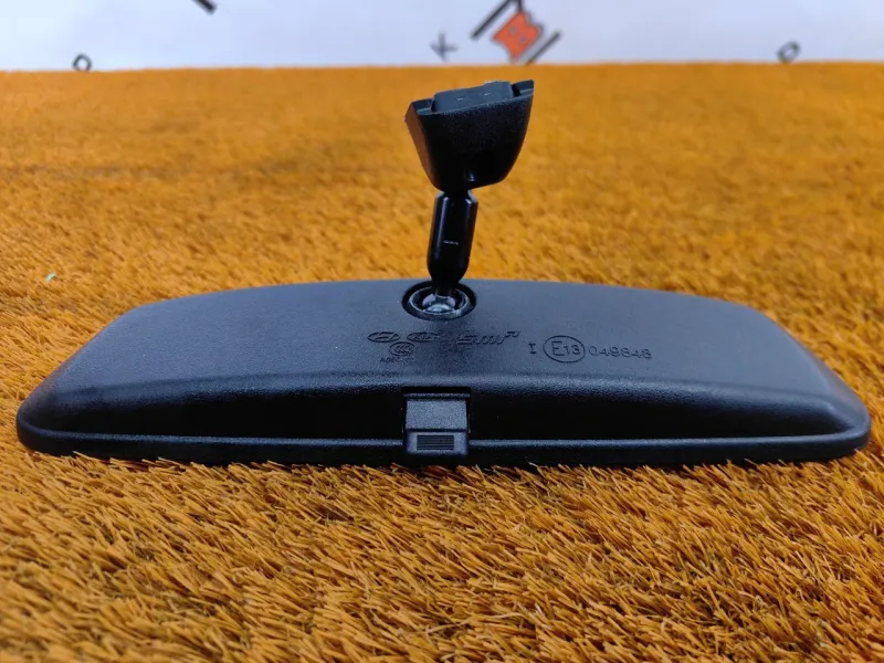 Зеркало заднего вида