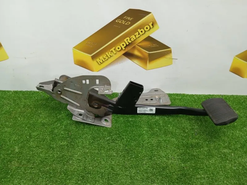 Педаль тормоза