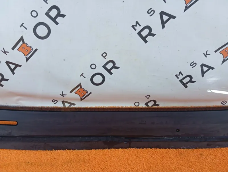 Стекло лобовое