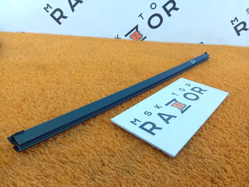 Уплотнитель стекла двери