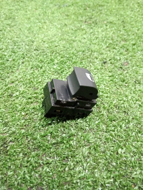 Кнопка стеклоподъемника